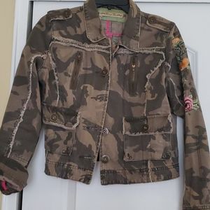 Camo jacket with cool embroidery